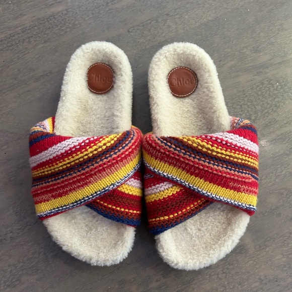 CHLOÉ Wavy Knit Shearling-Trim Slides - Picture 9 of 9